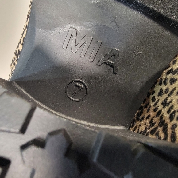 MIA Animal Print Slip on Chelsea Combat Boots Size 7 - Picture 11 of 14